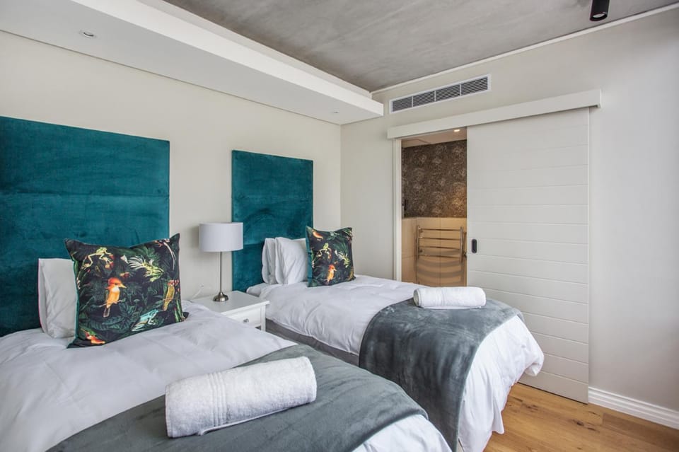 Bathroom, Photo of the whole room, Bedroom