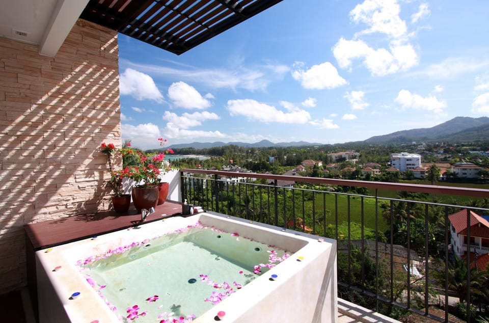 Balcony/Terrace, Mountain view