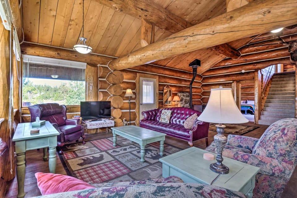< 1 Mi to Lake Granby: Log Cabin w/ Fire Pit Cabin in Rocky Mountain National Park
