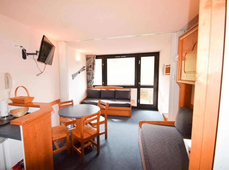 Bed, kitchen