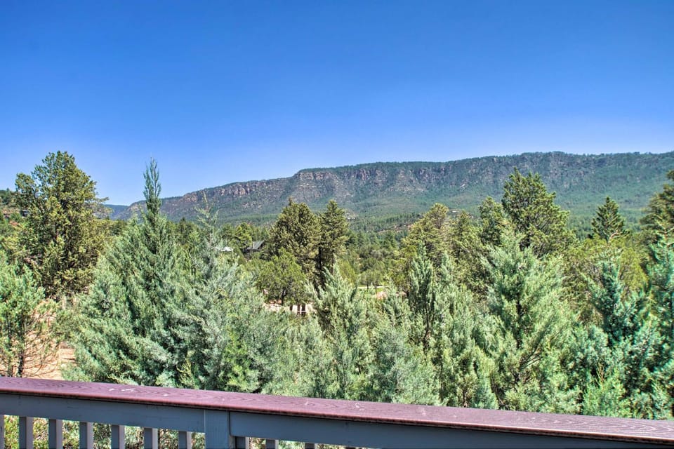 Mountain View Modern Cabin: Luxury Pine Home! Cabin in Pine