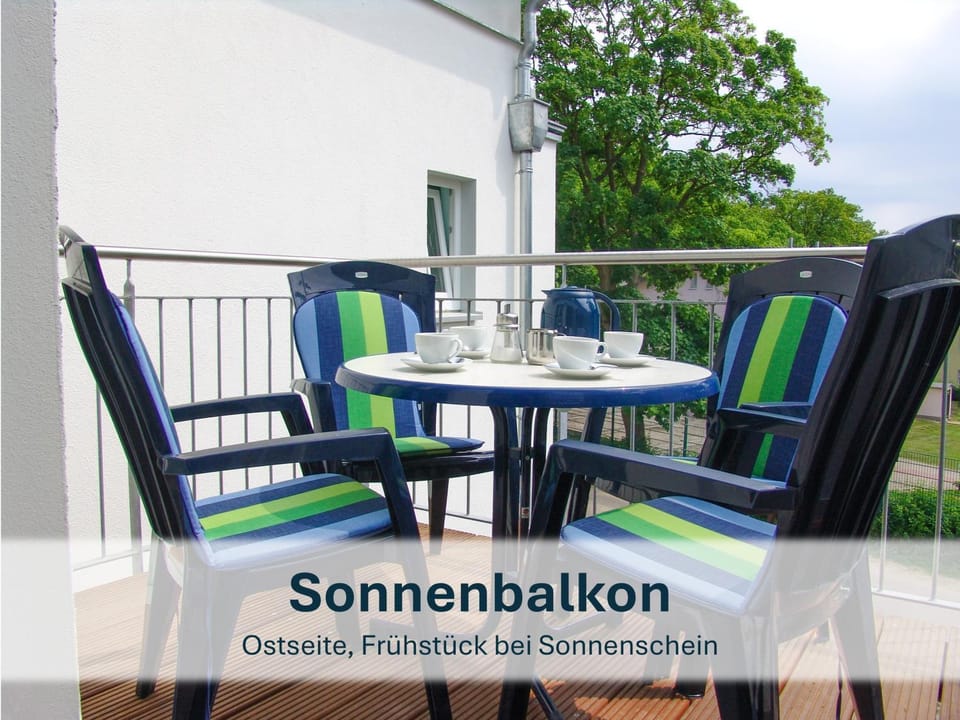 View (from property/room), Balcony/Terrace, Dining area