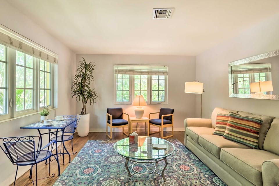 Vibrant West Palm Beach Home < 2 Mi to Beach! House in West Palm Beach