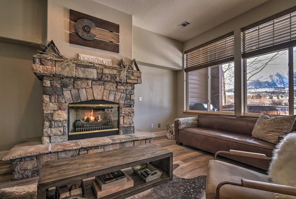 7 Mi to Keystone: Waterfront Home w/ Scenic Views House in Silverthorne