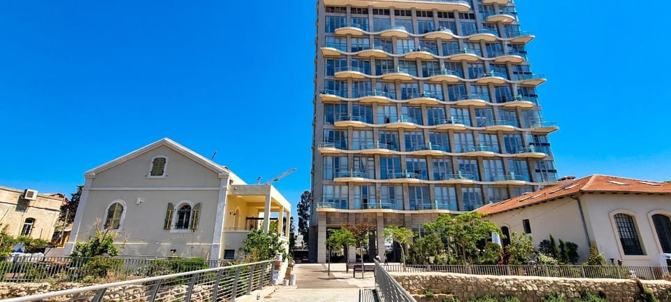 Property building, Neighbourhood