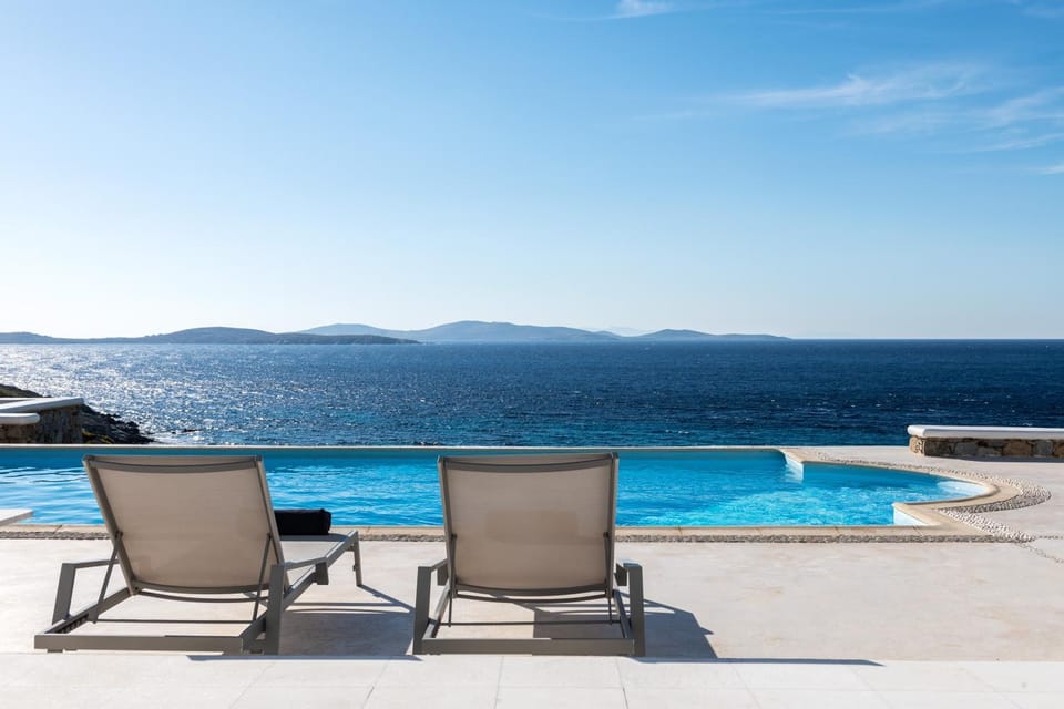 Patio, Day, Natural landscape, View (from property/room), Balcony/Terrace, Pool view, Sea view, Swimming pool, sunbed