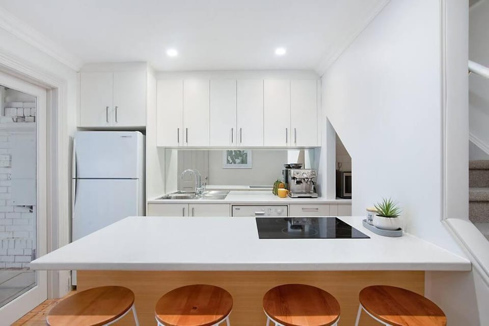 Modern Central China town Home - Free Carpark House in Adelaide
