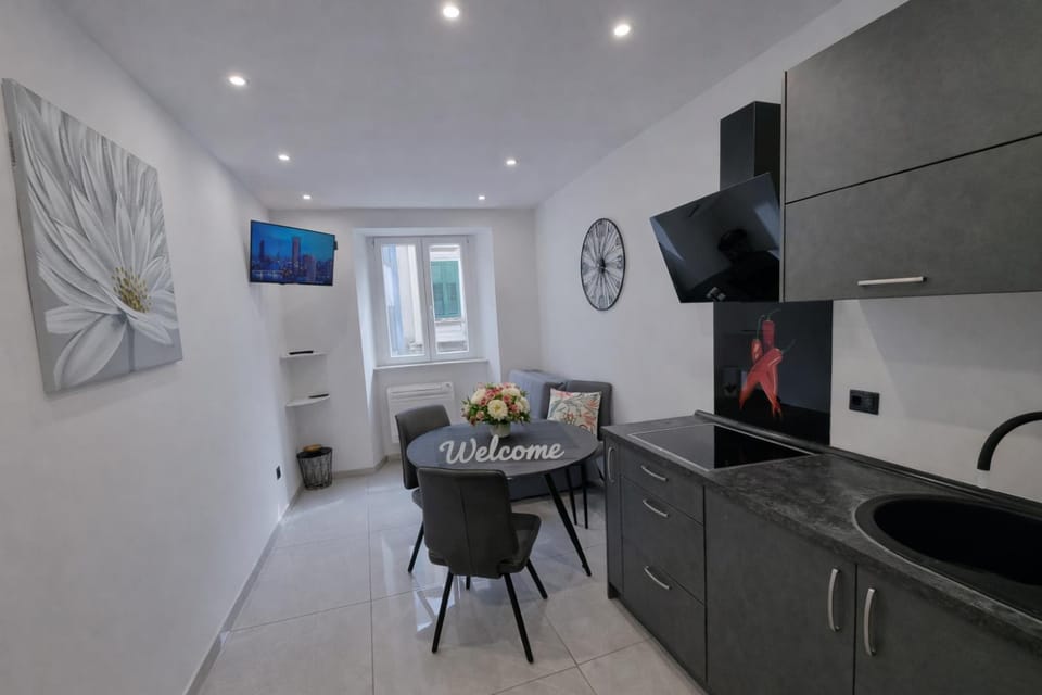 TV and multimedia, Kitchen or kitchenette, Dining area