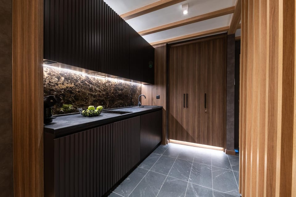 Kitchen or kitchenette