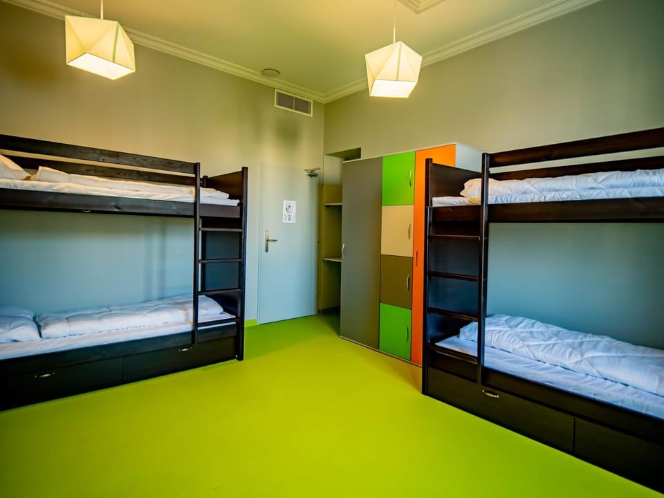 Photo of the whole room, bunk bed