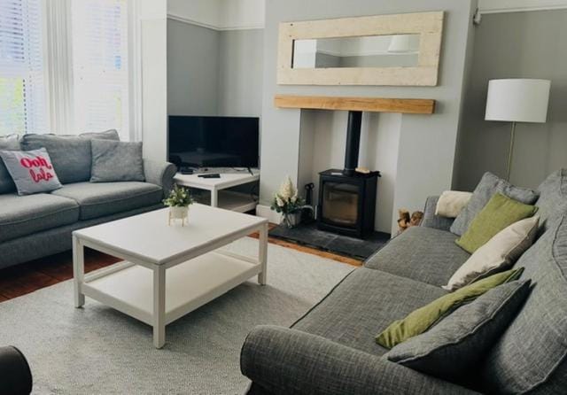 Living room, fireplace