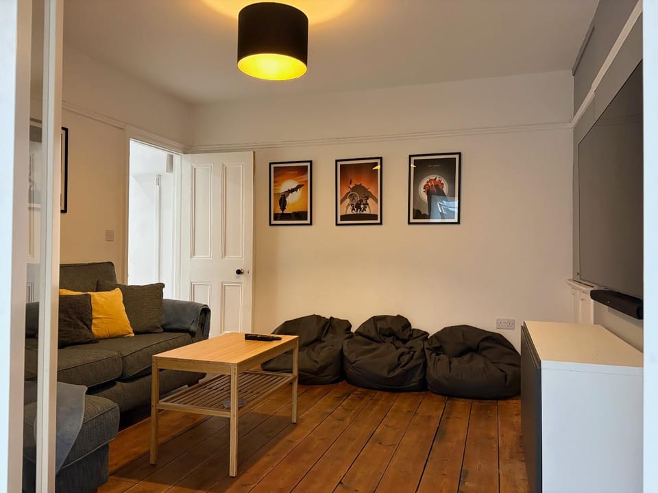 Communal lounge/ TV room, TV and multimedia