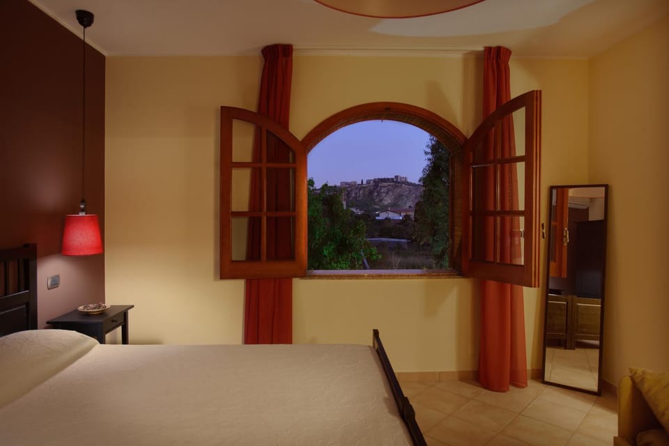 Restaurant/places to eat, Bed, Photo of the whole room, Beach, Bedroom, Garden view, Swimming pool, bunk bed