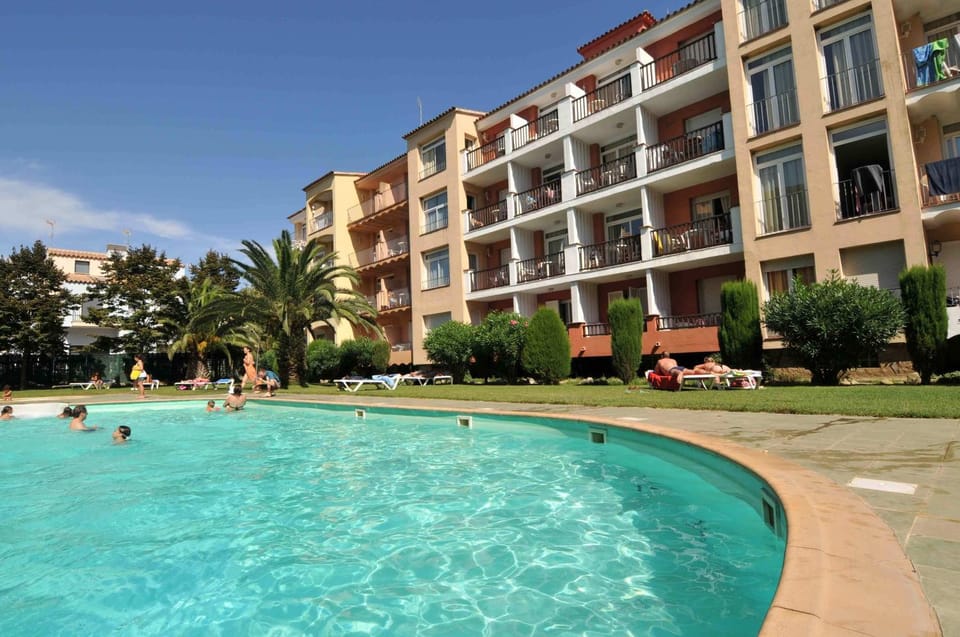 Property building, Swimming pool