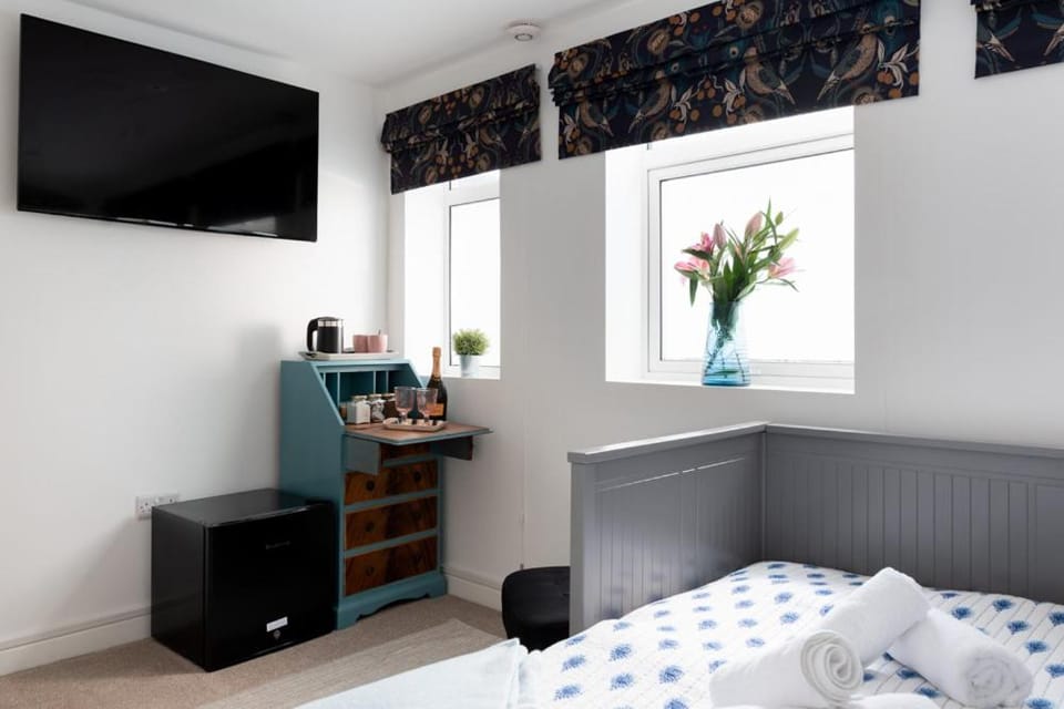 TRIG-Private Studio, Courtyard, Walk to Fistral Bed and Breakfast in Newquay