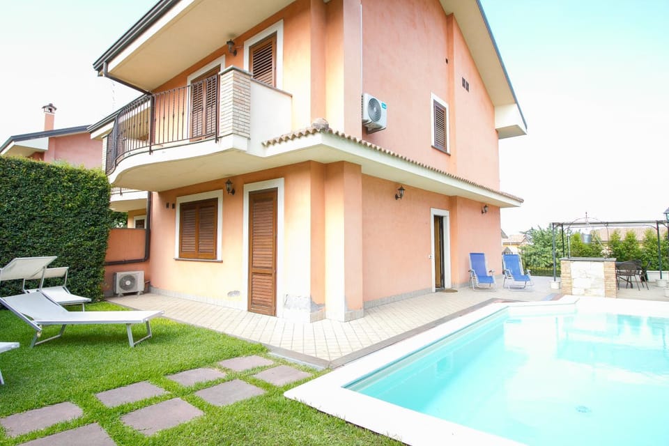 Property building, Swimming pool, Swimming pool