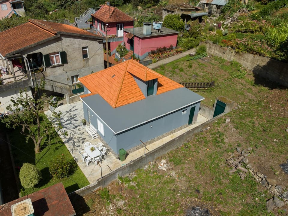 Property building, Day, Neighbourhood, Bird's eye view, Street view