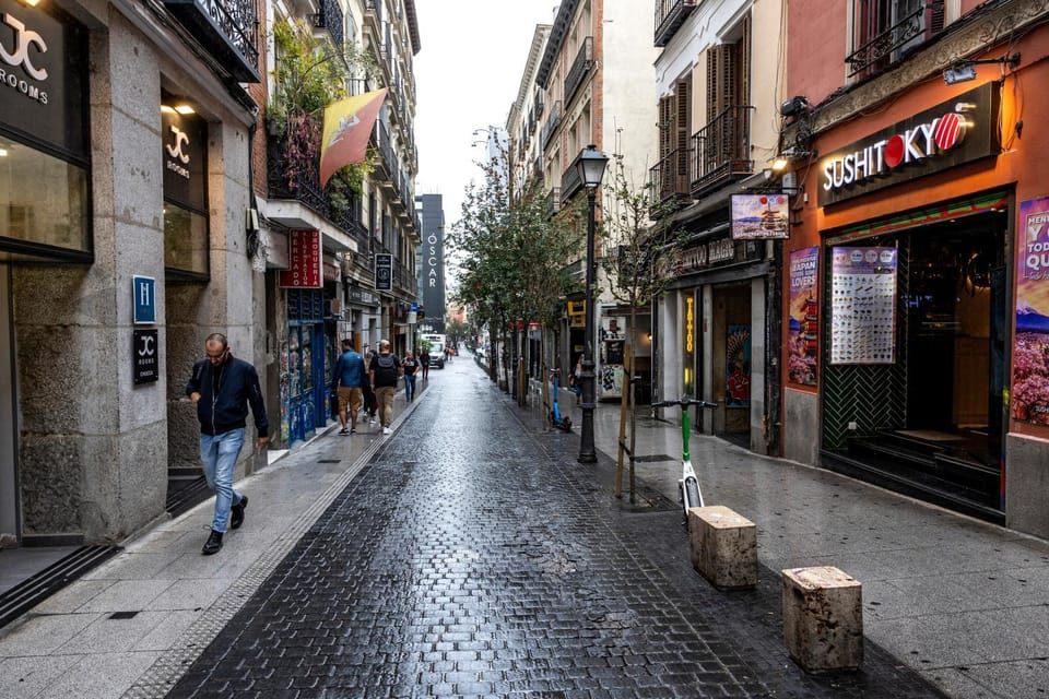 Restaurant/places to eat, Off site, Activities, Entertainment