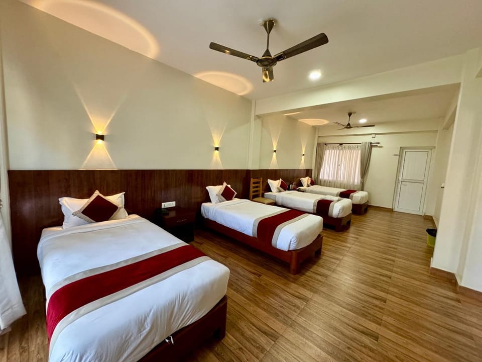 Bed, Photo of the whole room, Bedroom, air conditioner