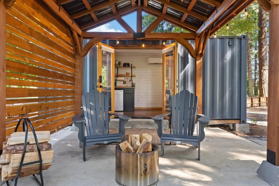 Eco Friendly Tiny Container Home Retreat House in Vancouver