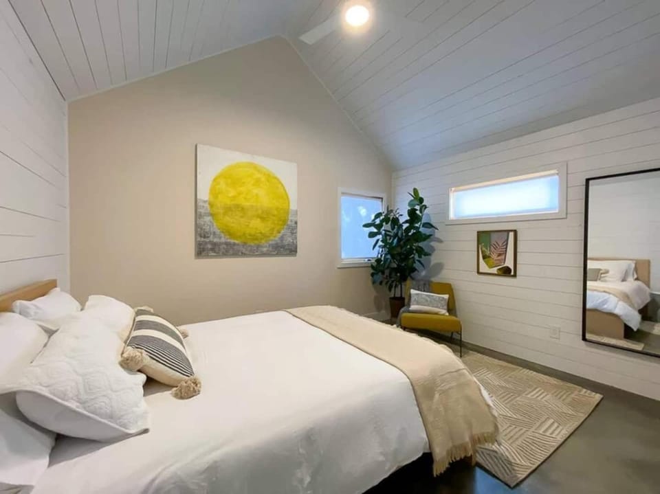 Private Oasis! Cozy & Close to Everything! Bed and Breakfast in Portland