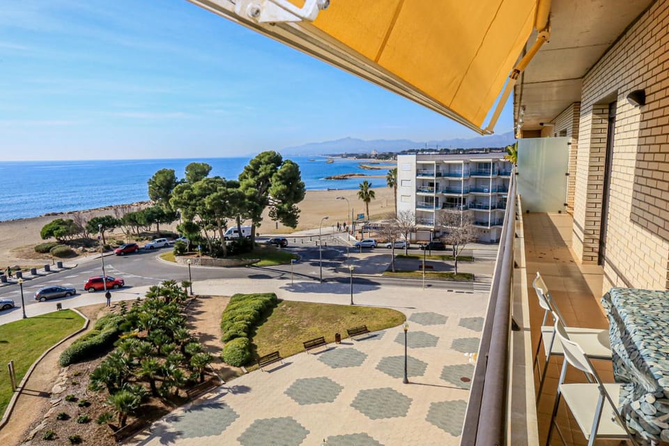 LITORAL COSTA DORADA - LA SALLE Only families Apartment in Cambrils