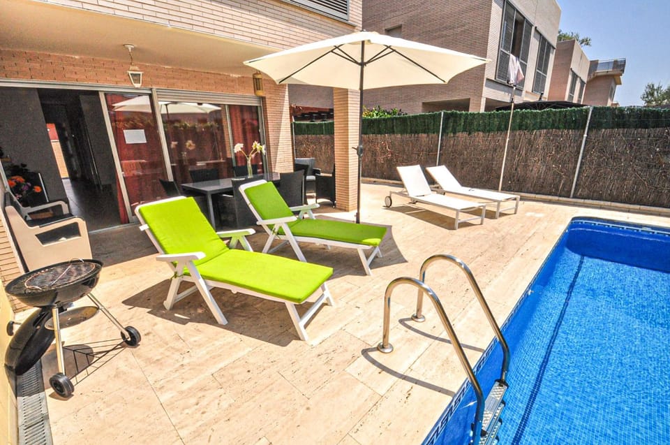 LITORAL COSTA DORADA - VILLA MAGNOLIA Only families House in Cambrils