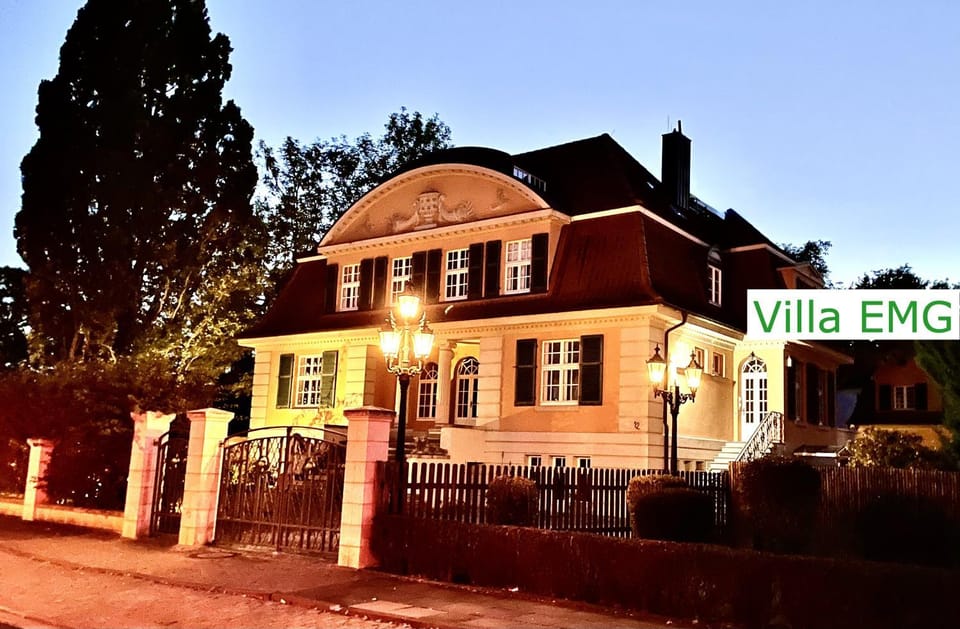Property building, Day, Street view