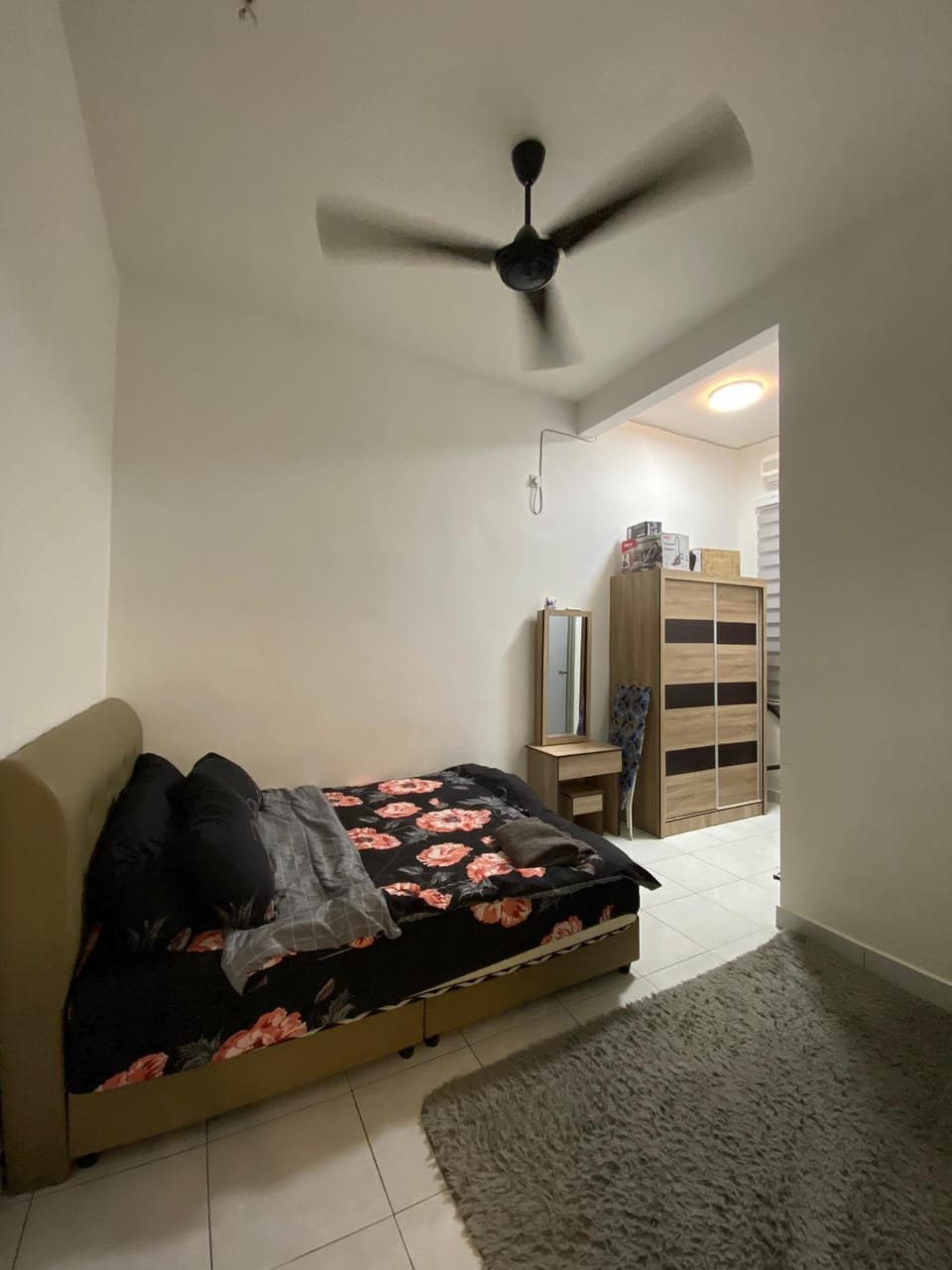 Bed, air conditioner