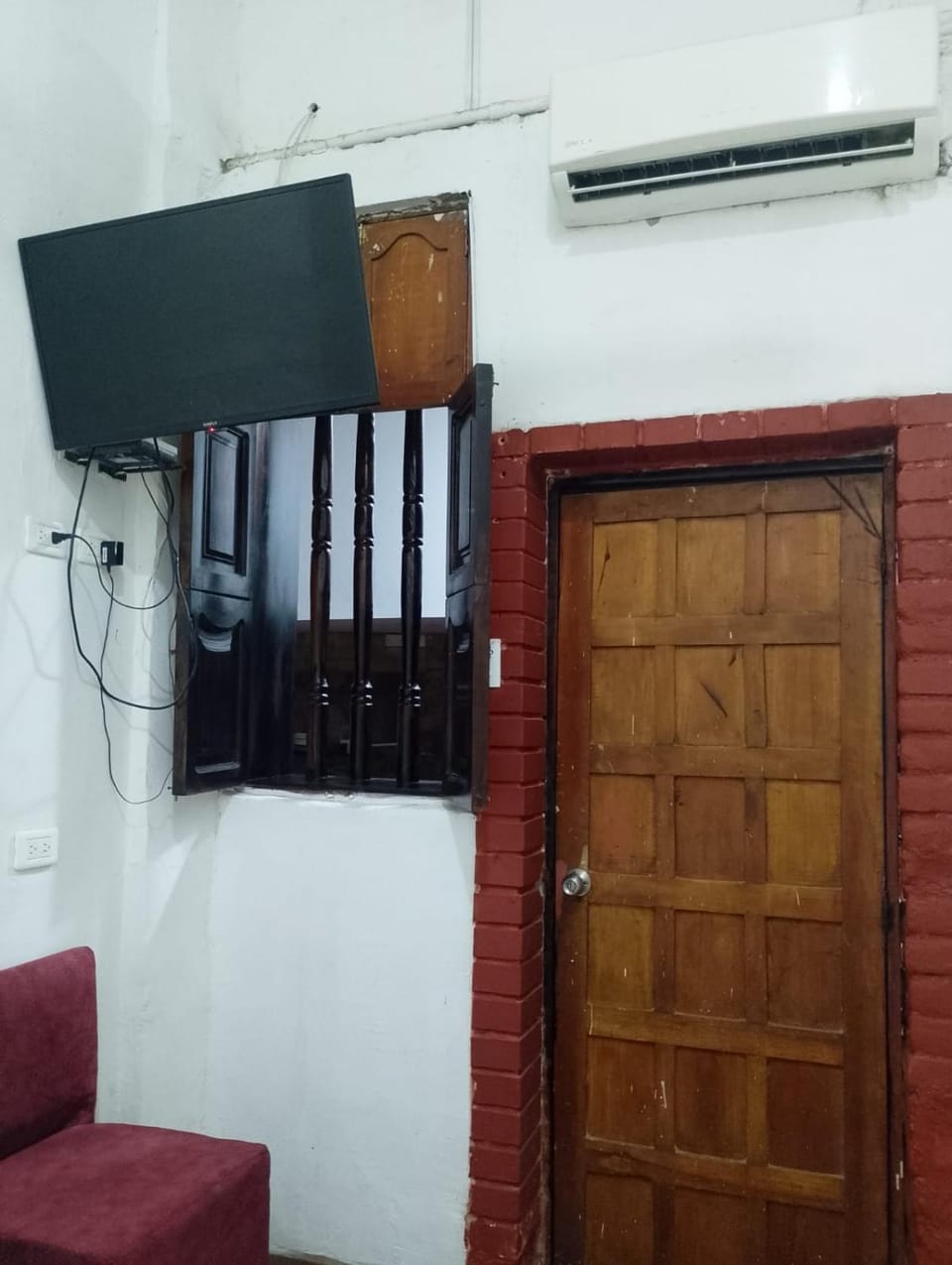 TV and multimedia, air conditioner