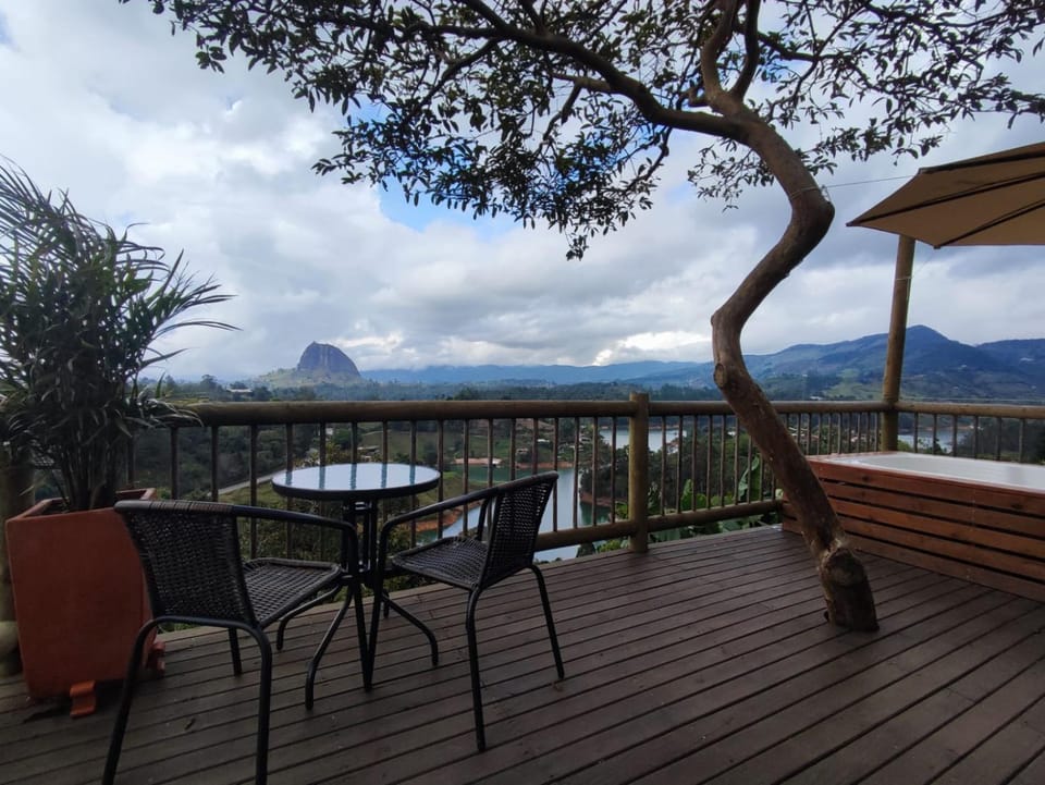 Breeze Glamping -Guatape Hotel in Antioquia