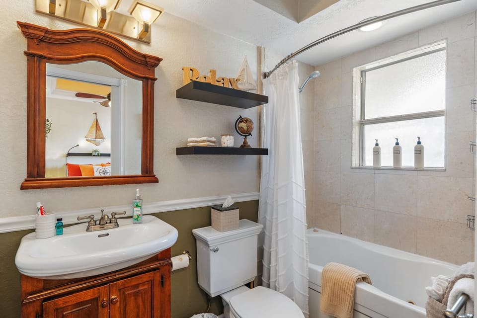 Shower, Toilet, Bathroom, Bath