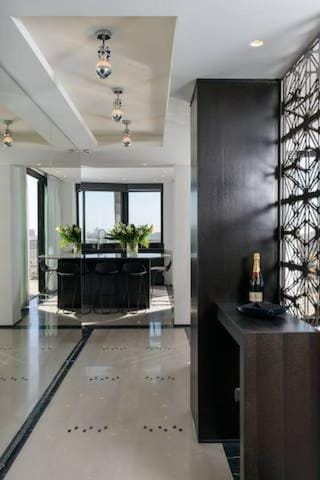 Luxurious 5BR Penthouse with Sea View by HolyGuest Apartment in Tel Aviv-Yafo
