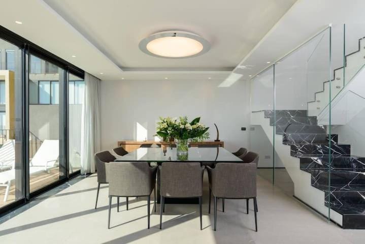 Luxurious 5BR Penthouse with Sea View by HolyGuest Apartment in Tel Aviv-Yafo