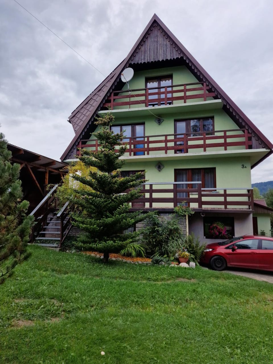 Property building, Day, Garden, Garden view, Parking