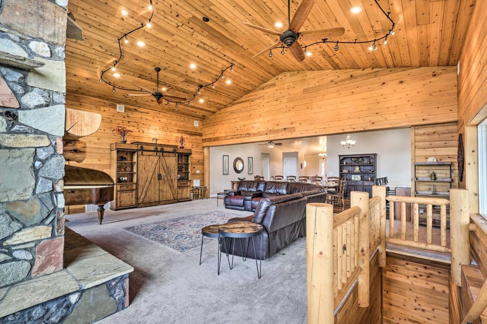 Luxe Heber City Cabin + Hot Tub & Guest House Cabin in Wasatch County