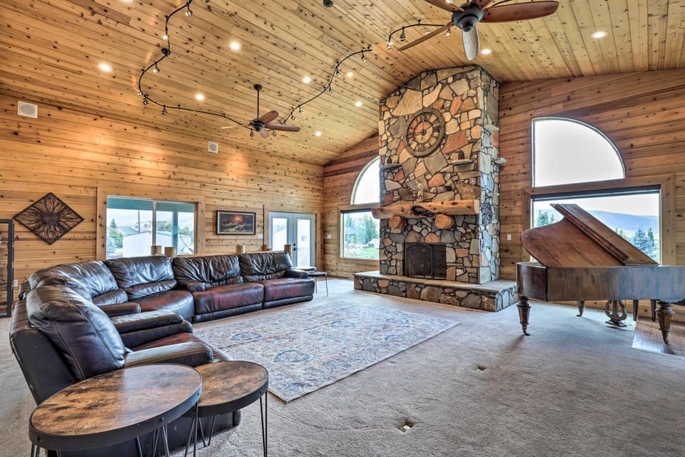 Luxe Heber City Cabin + Hot Tub & Guest House Cabin in Wasatch County