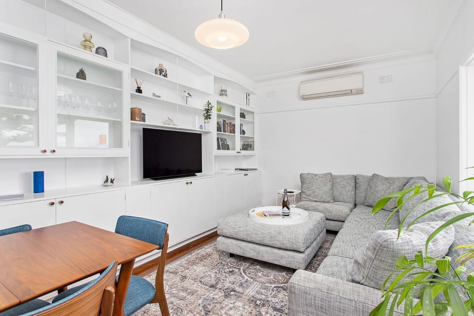 The Little Lake House House in Port Kembla