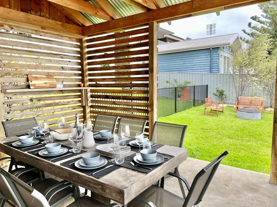 The Little Lake House House in Port Kembla