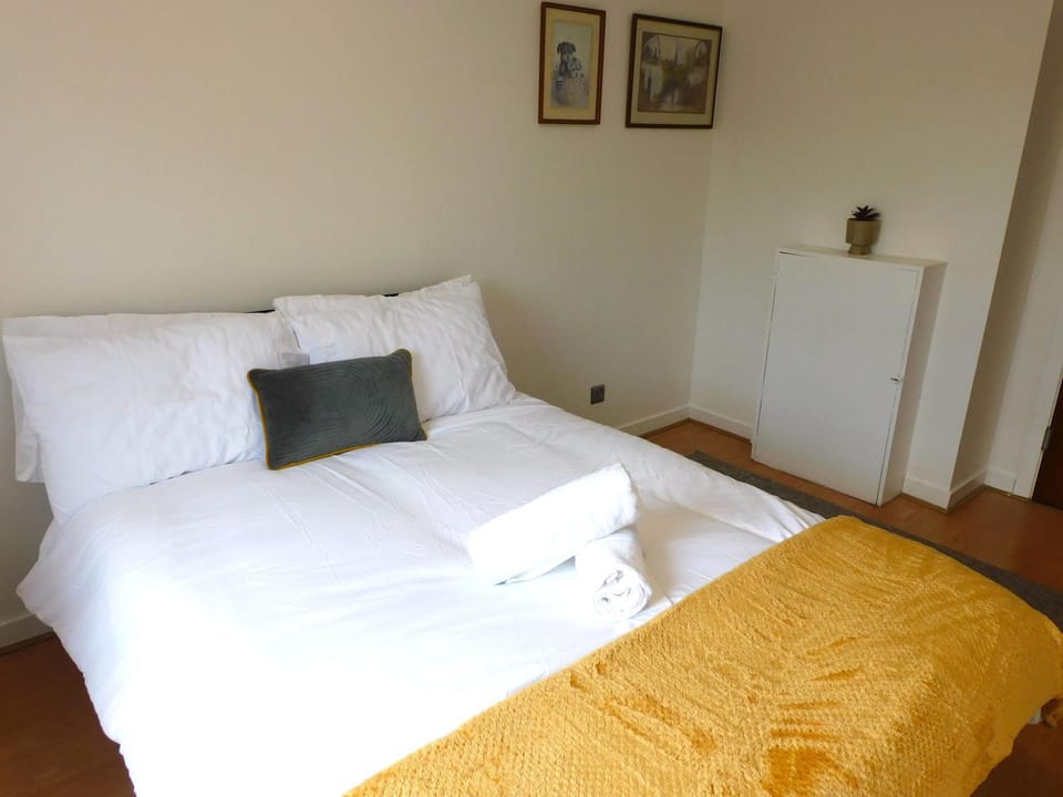 Charming 2 bed apt close to City and SEC Hydro Apartment in Glasgow