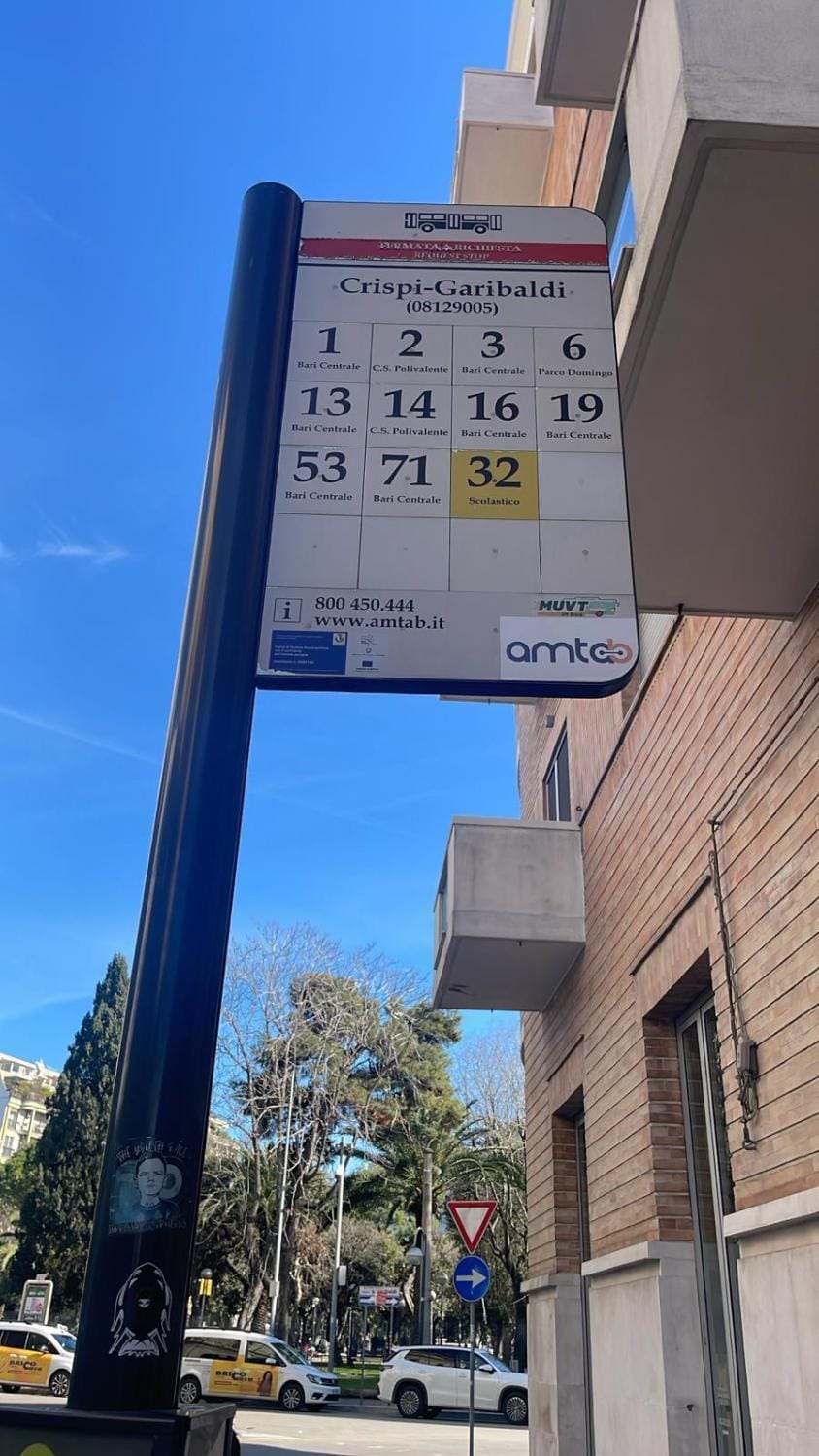 Neighbourhood, Street view, shuttle, shuttle