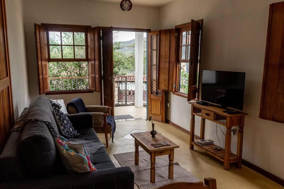 Communal lounge/ TV room, TV and multimedia, Living room, Seating area, Evening entertainment