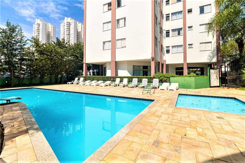 Facade/entrance, Swimming pool