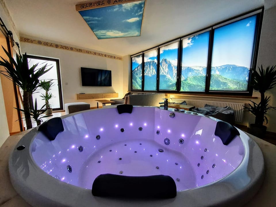 Hot Tub, Spa and wellness centre/facilities