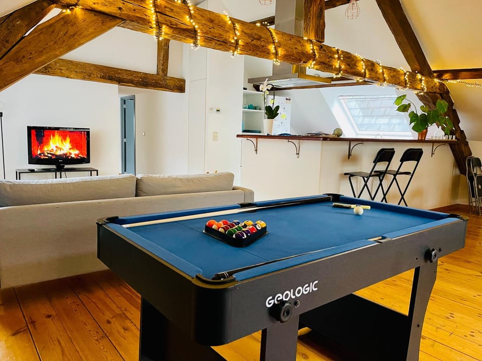 Billiard, TV and multimedia, Seating area