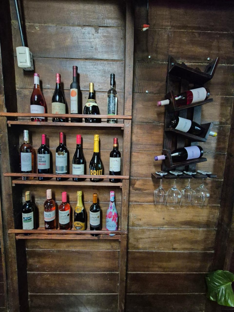 Restaurant/places to eat, Lounge or bar, Food and drinks, Drinks, Alcoholic drinks