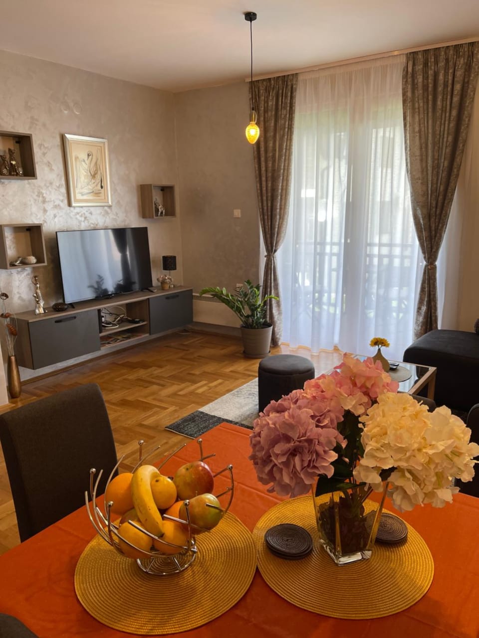 Living room, Dining area
