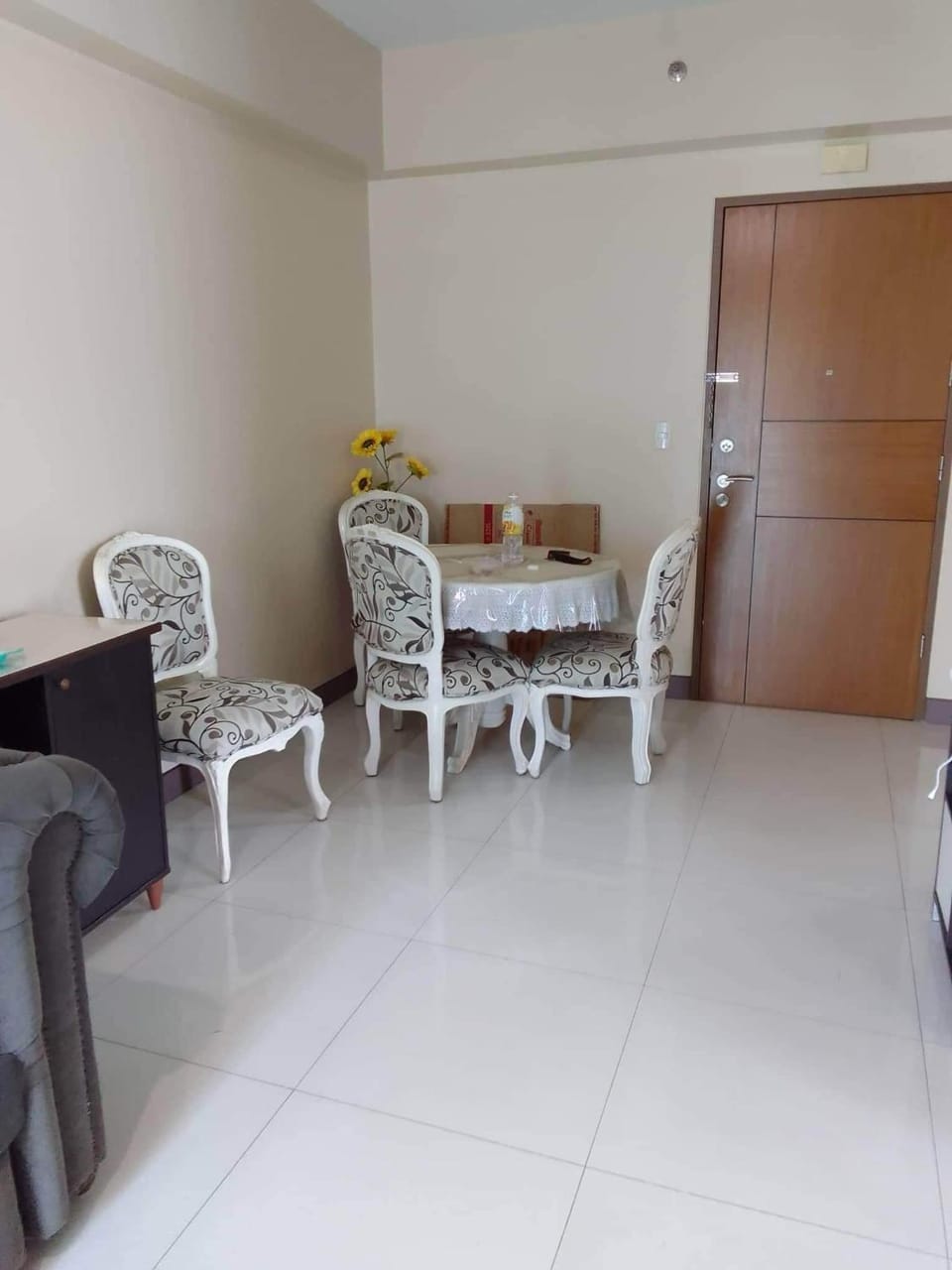 MRMCONDOTEL Apartment in Pasay