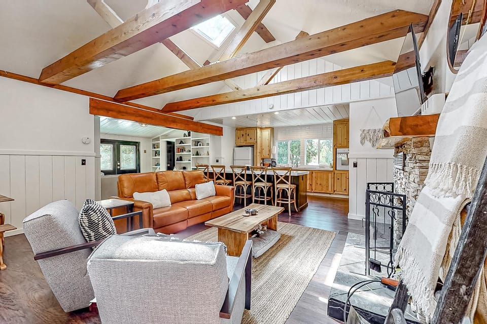 Double View Lodge House in Idyllwild-Pine Cove