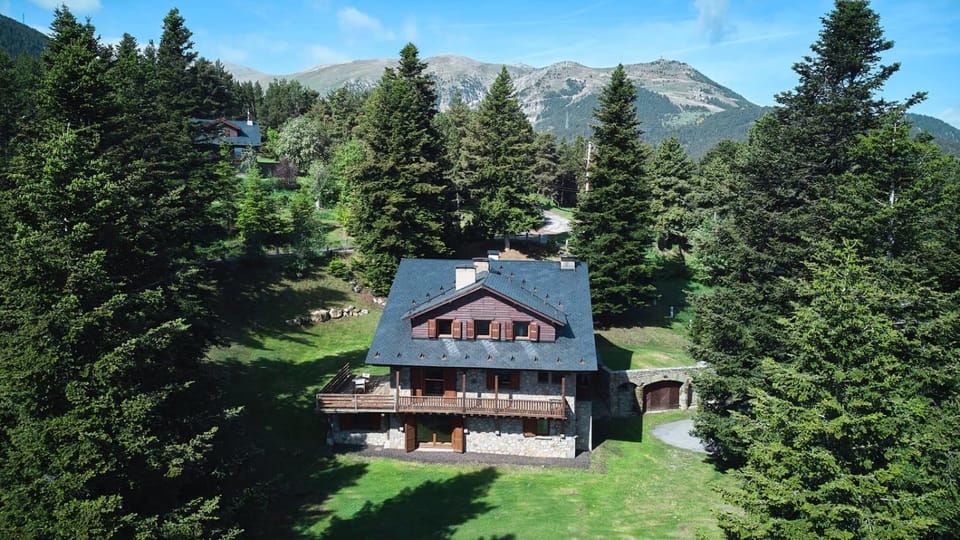 Property building, Spring, Day, Natural landscape, Mountain view